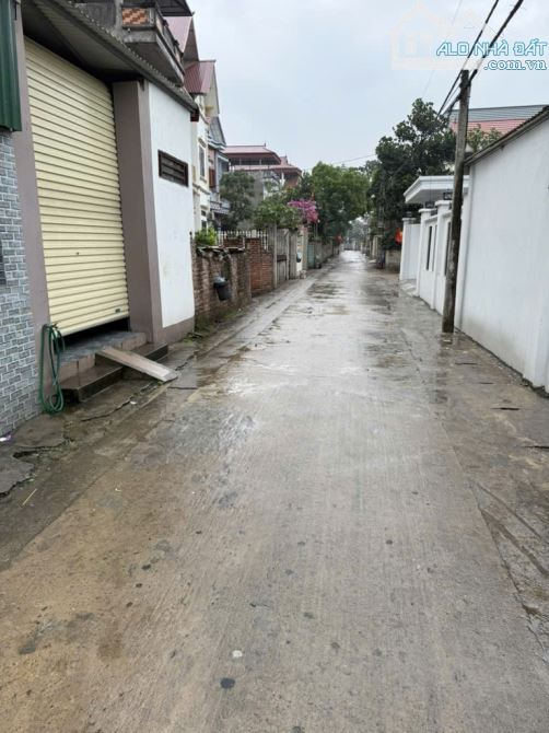 Bán đất tại phường Ninh Xá, Bắc Ninh Chỉ với 2.5 tỷ cho 147m đất, lô góc ô tô vào đất.