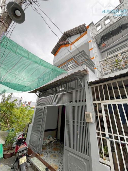 Nhà ngay chợ Vĩnh Lộc A – 3PN, 2WC, giá 2.1 tỷ thương lượng