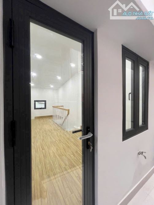 TRẦN HƯNG ĐẠO Q1 2 MẶT HẺM 3M NHÀ 2 TẦNG ĐÚC DT 18M² 3X6 NHÀ MỚI ĐẸP NHỈNH 2TỎI