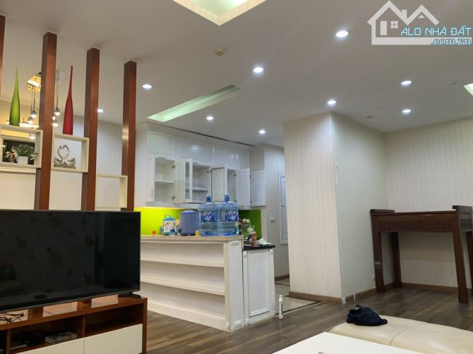Bán căn hộ Trung Yên Plaza – số 1 Trung Hòa. Căn góc 3PN – 2WC, thoáng sáng. Hơn 8 tỷ