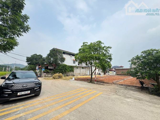 80m Quảng Hội Quang Tiến ,Sóc Sơn.3 mặt tiền,đường 10m  chỉ hơn 3 tỉ