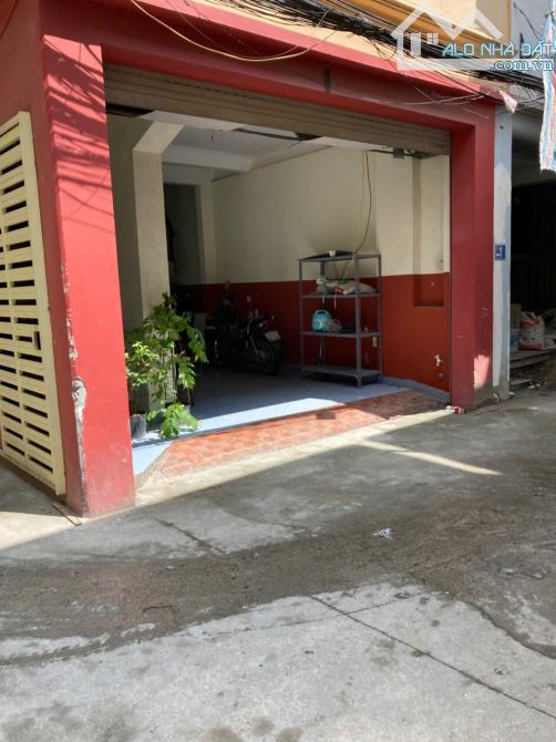 Cho thuê nhà nguyên căn ngõ 565 Nguyễn Trãi, Thanh Xuân Bắc, Thanh Xuân. DT 45m x 4 tầng,