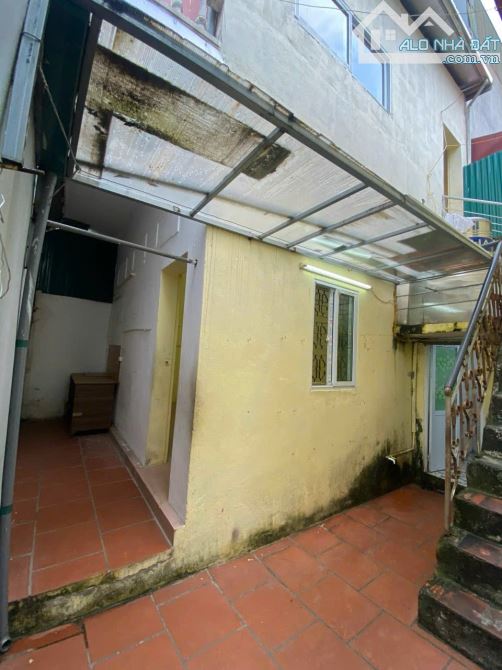 Cho thuê nhà nguyên căn ngõ 325 Kim Ngưu, phường Thanh Lương, Hai Bà Trưng. DT 40m x 2