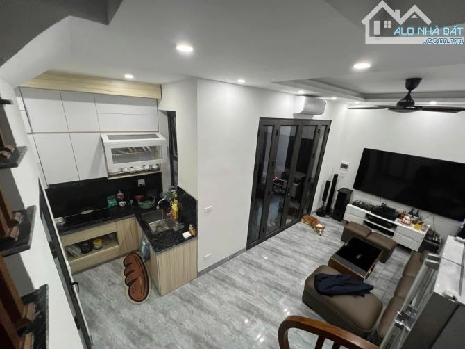 🏡 BÁN NHÀ CỰ KHỐI - LONG BIÊN – Căn góc cực thoáng, sát hồ điều hoà 30ha!