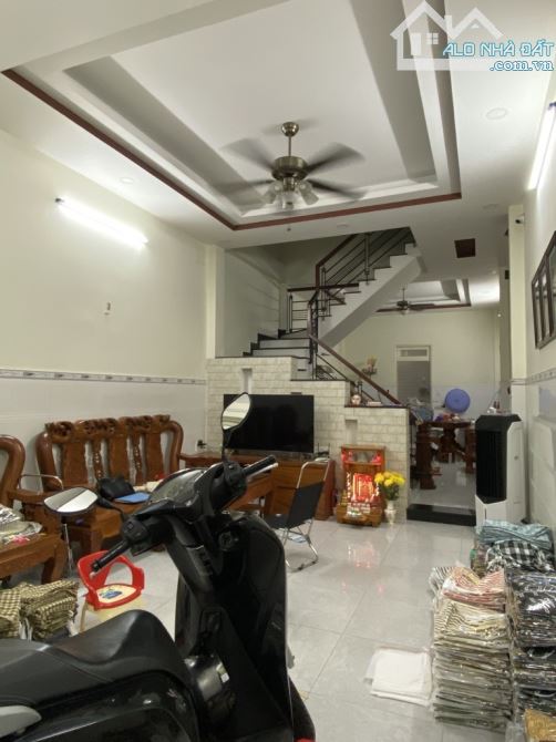 BÁN GẤP NHÀ HẺM XE HƠI ĐÔ ĐỐC LONG , 72M2 , 4 x 18 , 4 TẦNG , 4PN . GIÁ NHỈNH 8TỶ