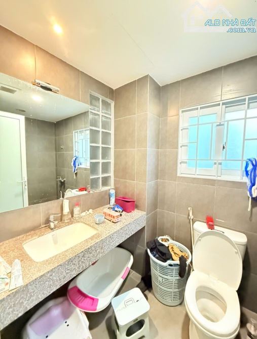Bán nhà mặt ngõ 172 phú diễn, ô tô tránh, tiện ích, nhà dân xây 5 tầng khung cột chắc chắn