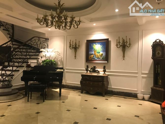 Bán Biệt Thự Dịch Vọng Siêu Sang - Đường lớn 4 Ô tô tránh - 336,3m2 * 4T + 1 hầm - 98 tỷ