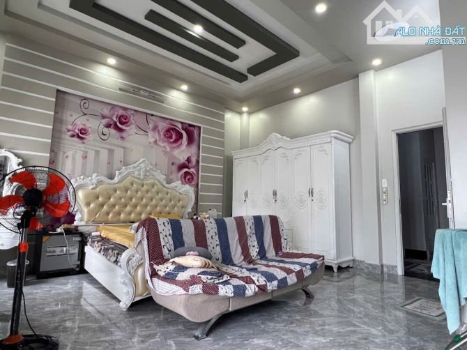 Biệt thự 3 tầng Mặt tiền đường TRƯƠNG THỊ HOA phường TTH Q12, dt 165m2 (6,6mx25m) Đường10m - 10
