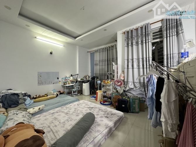 HẺM XE HƠI VÀO NHÀ - NGANG KHỦNG  5M - 10
