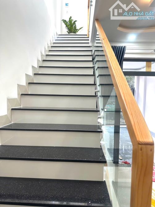 Nhà full nội thất đường Lê Duẩn,5x15m, 1trệt 1lầu,3PN,2WC, sân oto. Bán 3tỷ350 - 10
