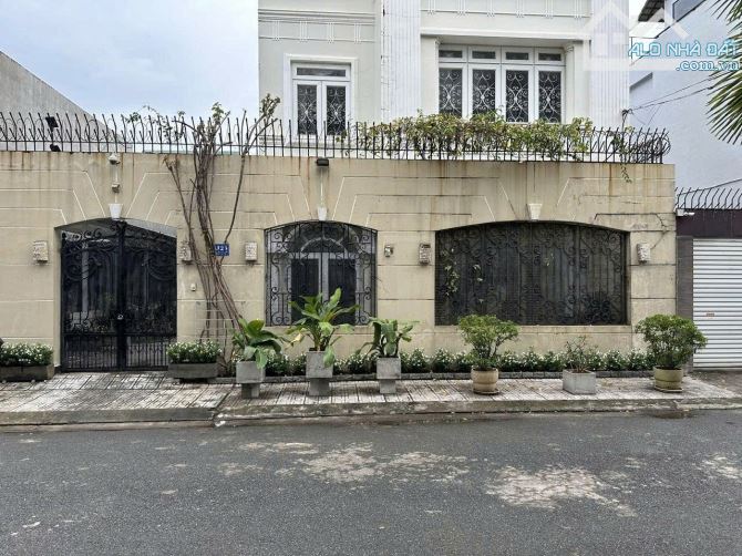 Biệt thự Khu D2D - Phường Thống Nhất.   - Diện tích: 16m x 18m = 288m2 - DTXD 8m x 18m& DT - 11
