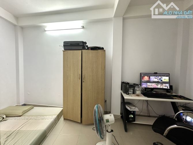 BÁN NHÀ HẺM XE TẢI TRẢI NHỰA P.5 PHÚ NHUẬN, NỞ HẬU - 40M2, 3T - Đ. HOÀNG HOA THÁM - 7.6 TỶ - 11