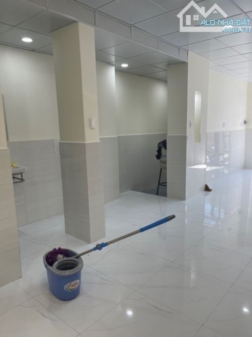 BÁN NHÀ NGAY KHU DÂN CƯ HỒNG LONG NGANG 5M DÀI 10M NHÀ 2 TẦNG GIÁ 4 TỶ - 11