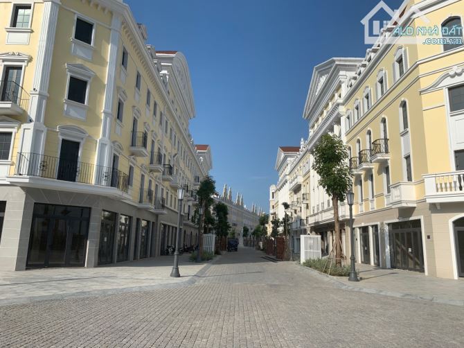 Bán khách sạn 5* trung tâm Bãi Cháy- Hạ Long, 32 phòng, đi bộ 2p ra bãi tắm, giá 38,5 tỷ - 4