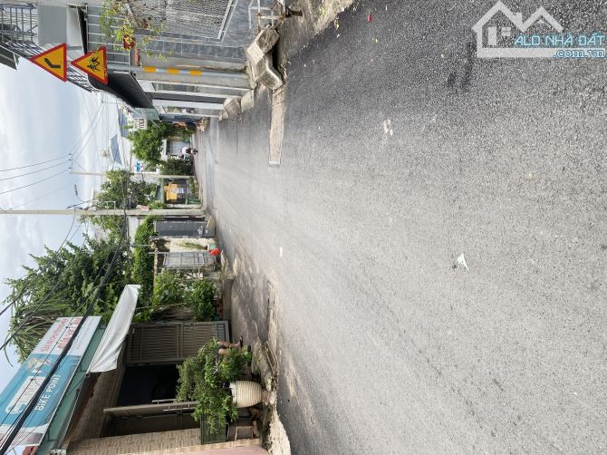 Cần bán lô đất giá đầu tư tốt chưa từng có tại quận 2, hẻm ô tô ra vào thoải mái. - 1