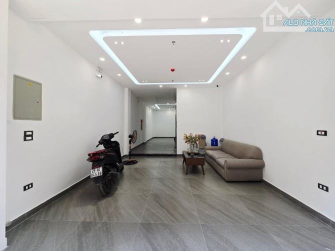 Bán Nhà Phân Lô ÔTô Hoàng Quốc Việt Cầu Giấy 70m2 7 Tầng Thang Máy Full Nội Thất Cao Cấp - 1