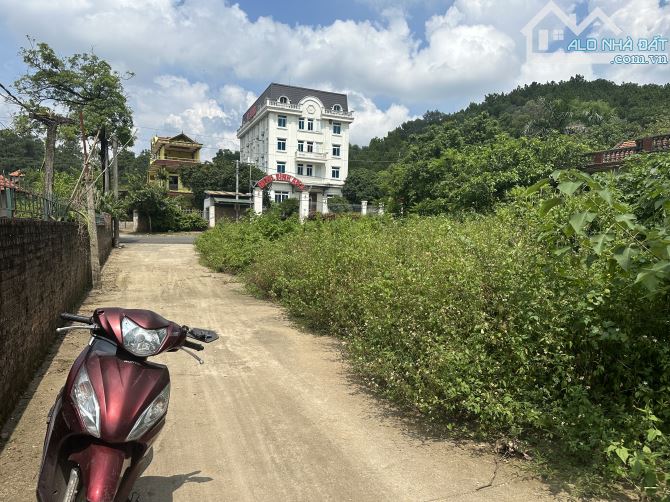 💥💥CHÍNH CHỦ CẦN SANG NHƯỢNG MẢNH ĐẤT ĐẸP MẶT TIỀN QUYỂN LỰC PHÂN THÀNH 2LÔ ĐƯỢC 19tr/1m2 - 1