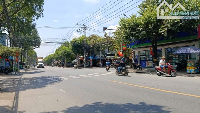 Giá 18,5 tỷ. Bán nhà mặt tiền Bùi Hữu Nghĩa ngang 17x30m gần cty Pounchen Biên Hoà. SHR - 1