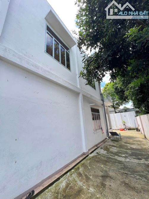 CHO THUÊ 30tr Nhà MT Nguyễn Khuyến - Tân Lợi BMT - DT rộng tới 640m2 với 13m mặt tiền đườn - 1