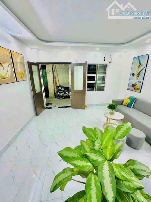 Bán nhà 2 tầng về ở luôn ngõ 201 Trần Nguyên Hãn - 1