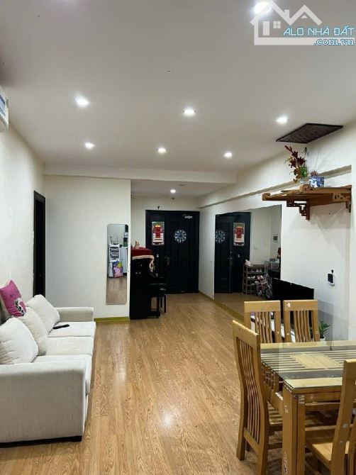 Căn hộ tòa Star Tower, 283 Khương Trung, Căn Góc, 80m², Tặng Nội Thất, Nhỉnh 6 tỷ. - 1