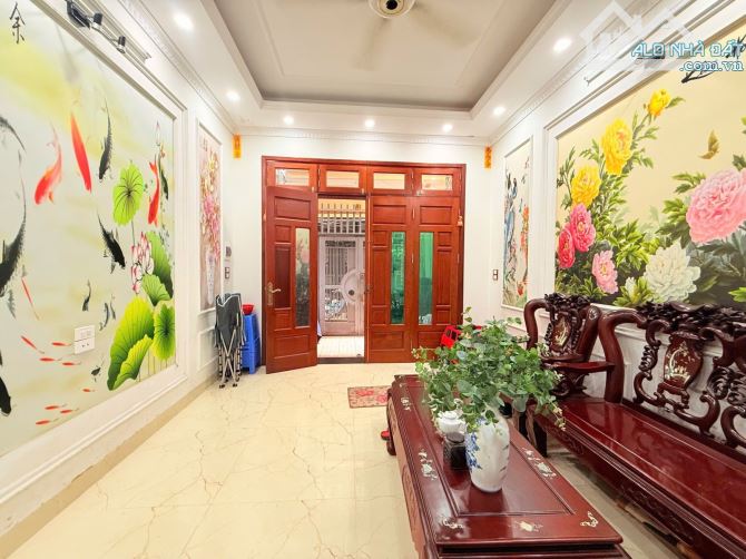 Bán nhà Nguyễn Khánh Toàn 60m 5 tầng mặt tiền 3.6m Giá chỉ 14.9 tỷ - 1