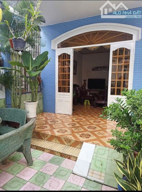 BÁN NHÀ SỔ RIÊNG GẦN CHỢ HOÁ AN .DT:5x21=105 M2. GIÁ: 1tỷ950 BỚT LỘC - 1