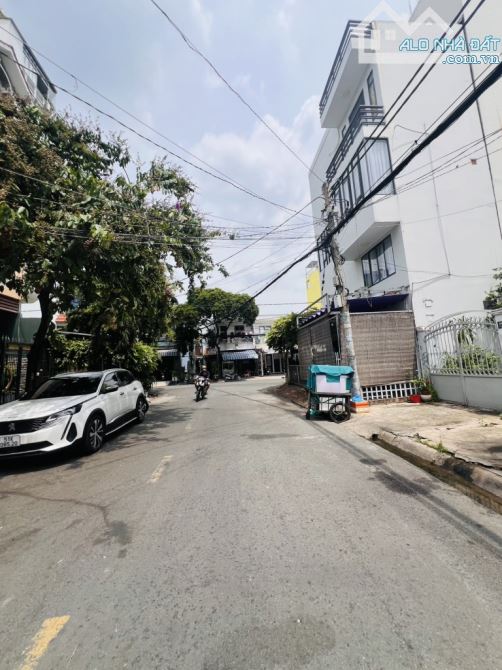Bán đất tặng nhà 3 tầng. Mặt tiền đường số 14m, cạnh chợ Tân Quy, chỉ 9,5 tỷ - 1