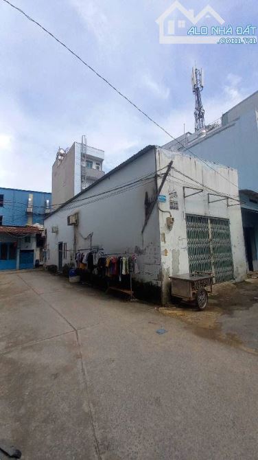 BÁN CĂN GÓC HẺM XE TẢI - NGAY LÊ TRỌNG TẤN - 74M2, NGANG 5,5M VUÔNG A4, TIỆN XÂY MỚI - 1