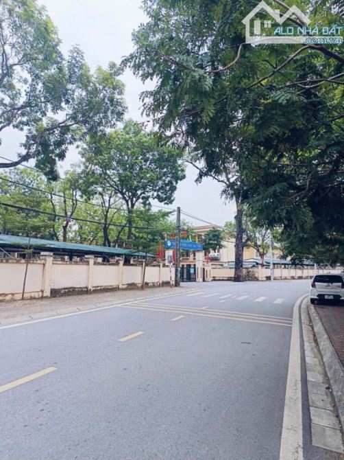 Đất Đa Tốn 50m, Ngõ Thoáng, Gần Chợ, Trường, Khu Dân Trí Cao - 1