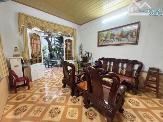 CHỦ NGỘP GỞI BÁN NHÀ CẤP 4 HÓA AN, DT 105M2, SỔ RIÊNG, THỔ CƯ 100%, HẺM Ô TÔ,NGAY CHỢ HÓAN - 1
