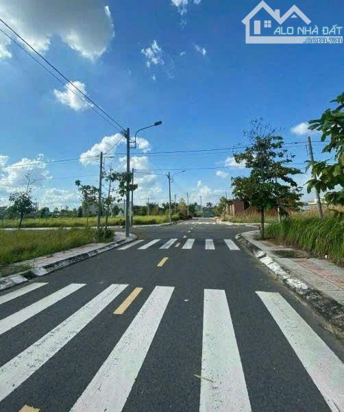 SIÊU PHẨM 100M2 MẶT TIỀN 40M GIÁ CHỈ 900TR, NẰM TRONG KHU ĐÔ THỊ VỆ TINH SÂN BAY-SHR - 1