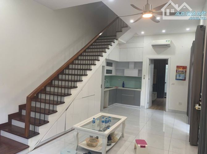 Nhà Thạch Bàn 104m, MT 6m, LÔ GÓC, nội thất cao cấp, ngõ ô tô tránh, giá tốt 17.4 tỷ. - 1