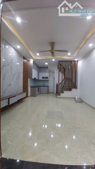 BÁN NHÀ 5T NGÕ NÔNG, THÔNG, CẠNH CHỢ MẬU LƯƠNG - HÀ ĐÔNG - FULL NỘI THẤT - GIÁ CHỈ 5.95 TỶ - 1