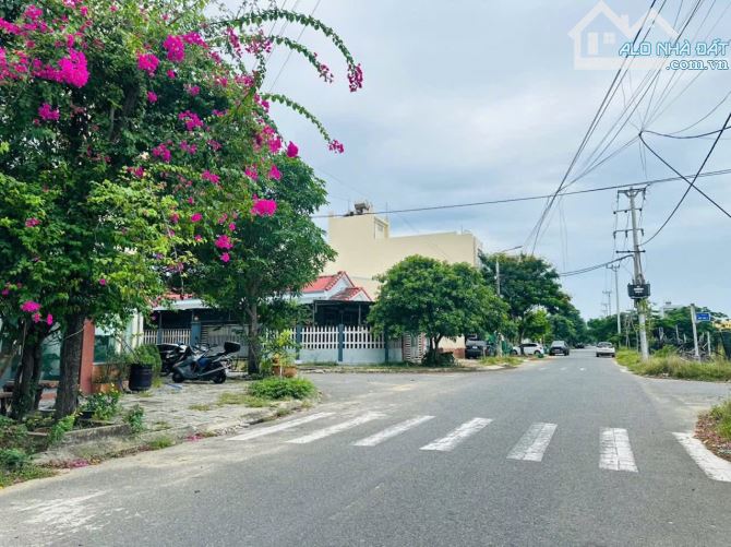 CẦN BÁN LÔ GÓC ĐƯỜNG NGUYỄN CƠ THẠCH VÀ SƠN THỦY 2 - 1