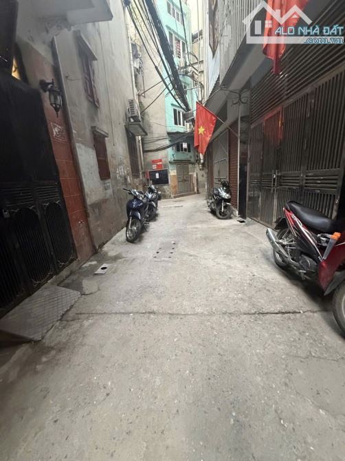 Bán nhà Pháo Đài Láng, ngõ rộng thông, 20m ô tô tránh, ở ngay, 42m2, 6 tầng, giá 10 tỷ - 1