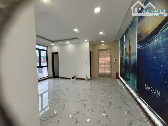 Cho thuê nhà Mặt Phố Đội Cấn, 7 tầng x 70m2, mặt tiền  3.9m, Spa, Trung tâm, VPcty - 1