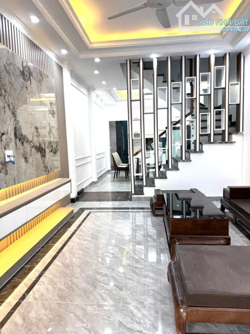 Bán Nhà Độc Lập 4 Tầng Có Gara Ô Tô – Vị Trí Vàng Ngõ 282 Đà Nẵng, Hải Phòng - 1