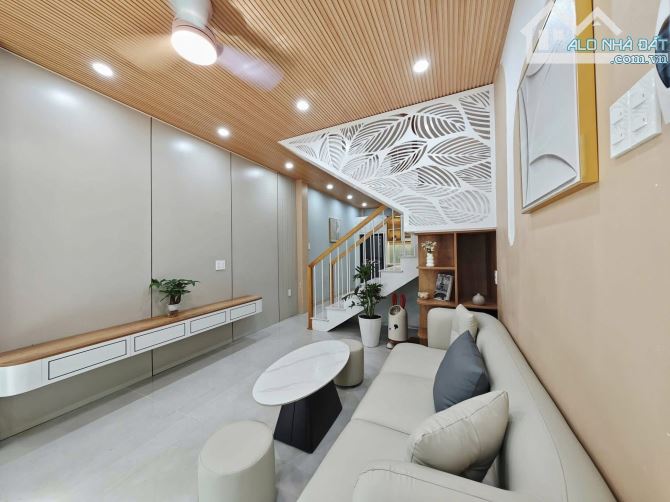 Nhà 3 tầng 2 mặt kiệt Hoàng Hoa Thám - Full Nội Thất cách đường chính 50m - 1