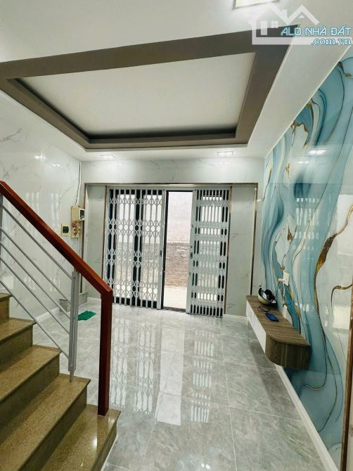 Nhà nhỏ Sư Vạn Hạnh, Q10, 20m2, 3.7x6, 3 lầu, 2 PN, hẻm 2m sạch, 30m ra đường lớn. - 1