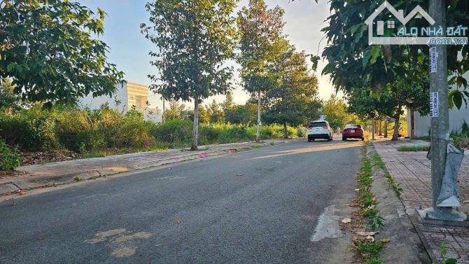 Bán nhà lầu vừa hoàn thiện cách ngã tư Tân Bình -Vĩnh Cửu chỉ 1p di chuyển - 1