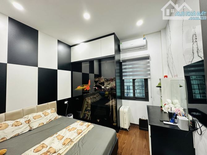 Chủ nhà chuyển công tác gấp, để lại căn 2 mặt thoáng - hợp với ai cần dọn vào ở ngay. - 1