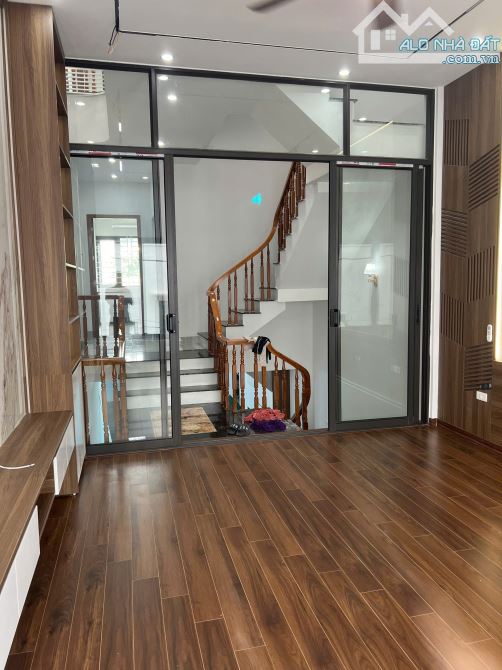 🏠 Bán Nhà Rẻ Nhất Trung Tâm Biên Giang – 37m² x 5 Tầng, Chỉ Hơn 3 Tỷ - 1