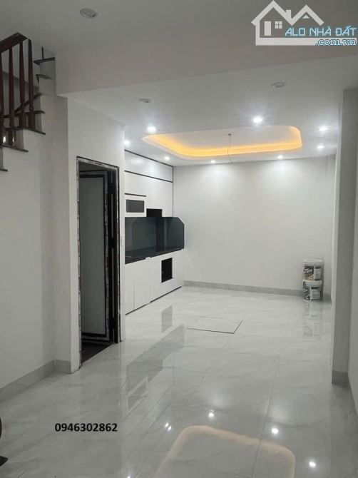 Bán nhà Xuân La, 38m x 5 tầng, nội thất xịn, nhà mới ở ngay, ô tô đỗ 20m. - 1