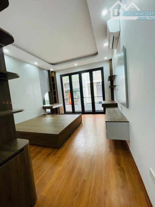 Bán nhà Xuân Đỉnh, 39m x 5 tầng, tặng nội thất, ngõ kinh doanh, ô tô đỗ, nhà đẹp ở ngay. - 1