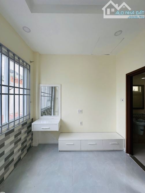 Nhà mới đẹp Sư Vạn Hạnh, Quận 5, 2 lầu, 2 phòng ngủ, 3 vệ sinh, chỉ 3.38 tỷ - 1