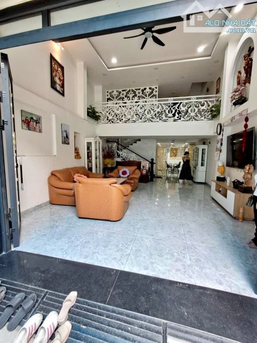 BÁN NHÀ 5 TẦNG NGUYỄN KIỆM - 120M2 - CHỈ 14 TỶ TL - Ô TÔ ĐỖ CỬA - 1