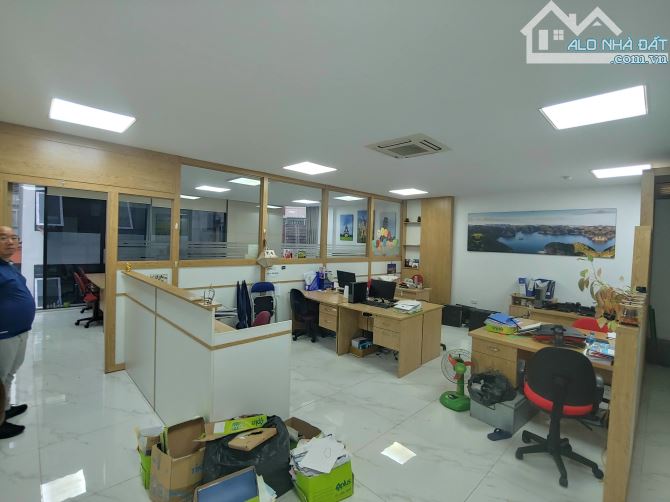 Cho thuê văn phòng 7/26 Nguyên Hồng, Đống Đa, HN. Dt 75m2, mt 8m. Có hầm, bảo vệ. Giá 17tr - 1