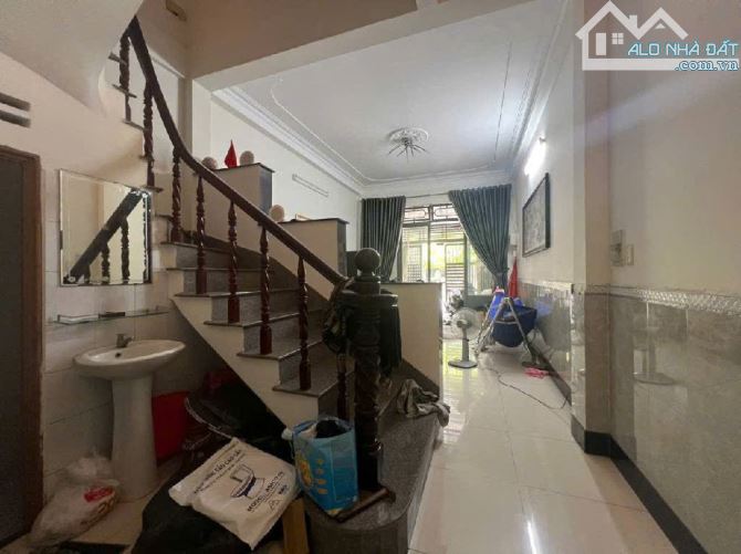 Nhà 3 Tầng Ngay Mặt Tiền Công Viên Đường Số 28  P6 Gò Vấp  Đường 8m 4x17m  Giá 9.3 Tỷ - 1