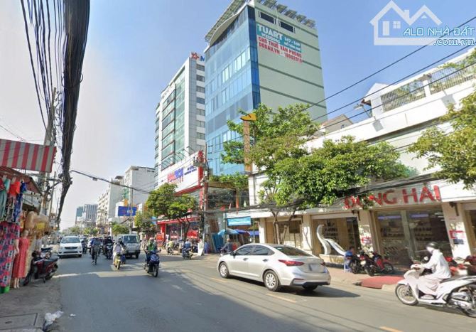 Bán nhà HXH Giá dưới 5 tỉ, quận 10 - Khu vực đầy đủ tiện ích, vào ở được liền! - 1